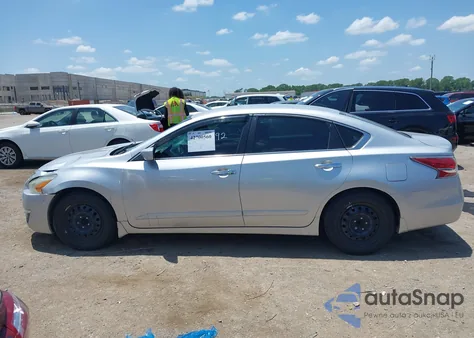 2015 Nissan Altima 2.5 S from USA, damaged, VIN 1N4AL3AP3FC264951